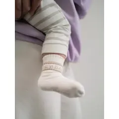 Famvibes - HEY BABY Socken - taupe