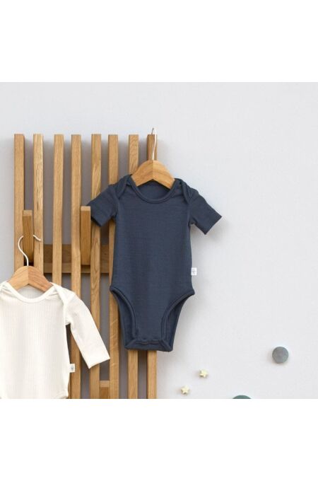 Lässig - Kurzarmbody aus Eucalyptus Ribbed - Navy