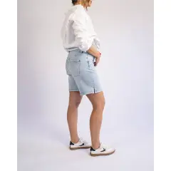 Love 2 Wait Short Denim Light Wash